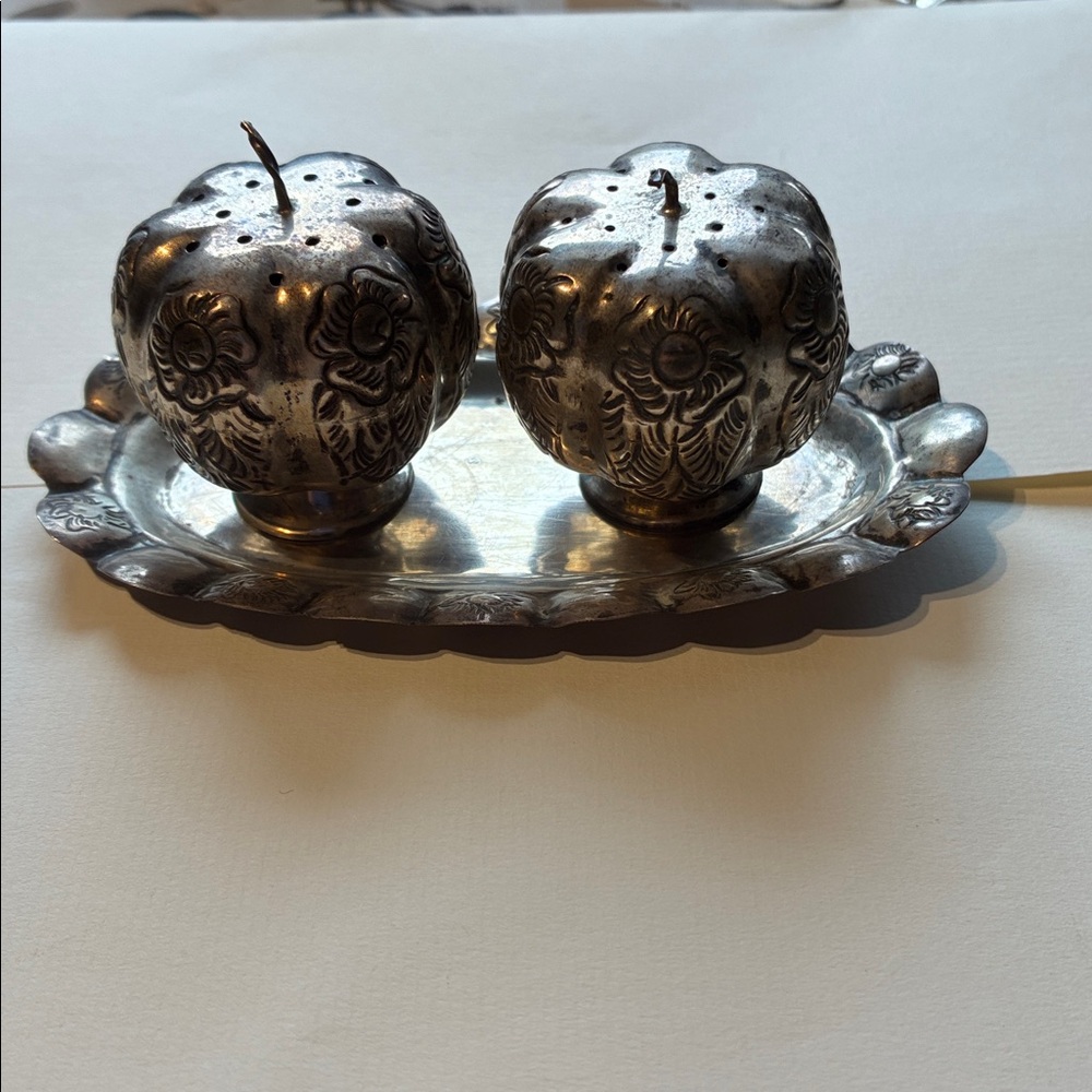 Mexican 925 Salt and Pepper Shakers with Tray